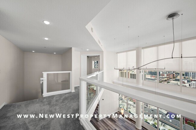 Building Photo - Spectacular Marina District 3-Bedroom Pent...