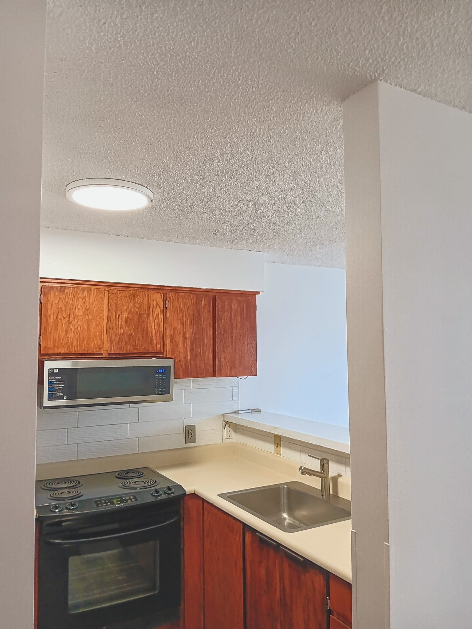 Building Photo - 930 Kaheka St