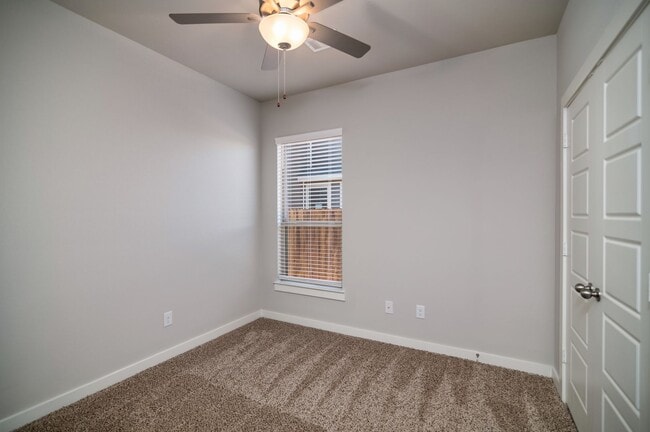 Building Photo - AVAILABLE NOW! GORGEOUS 3 BEDROOM DUPLEX LOCATED IN MIDLOTHIAN ISD!