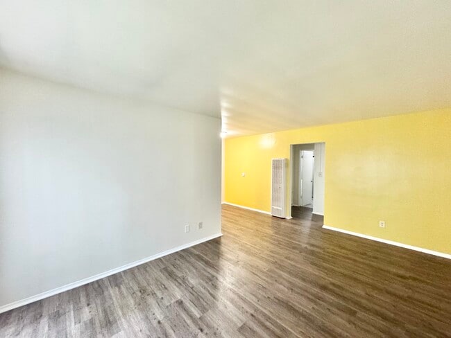 Primary Photo - 131 1/2 Normandie Ave