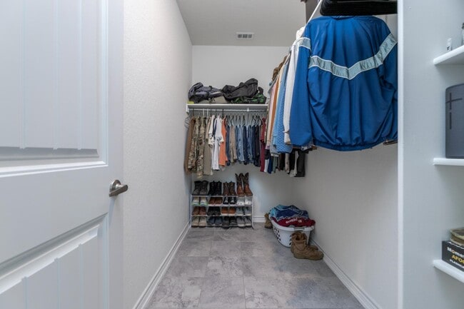 Building Photo - 6422 Hibiscus Falls