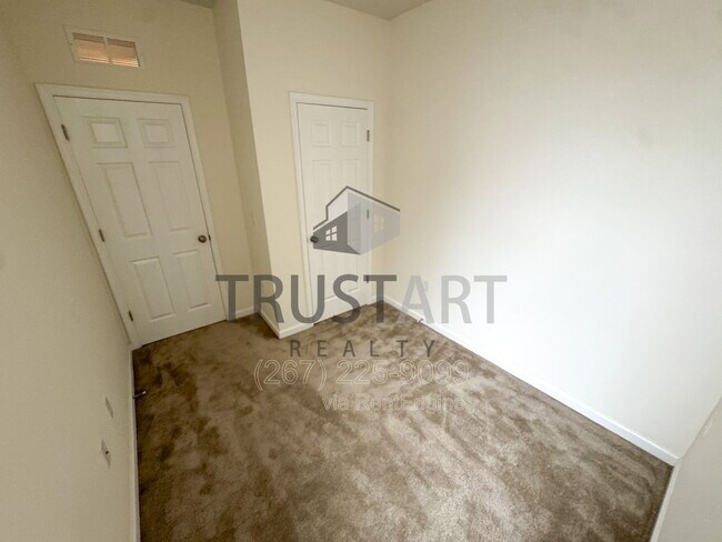 Building Photo - 1327 S 27th St