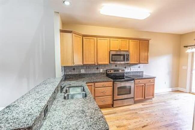 Building Photo - 90 Cypress Cir