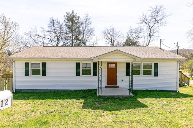 Building Photo - 212 Hillview Dr