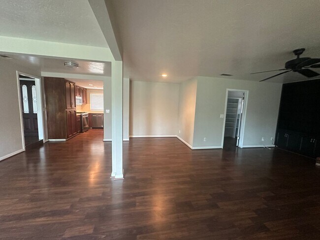 Building Photo - 3116 W La Vida Ave