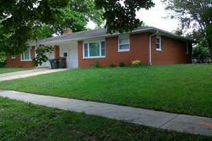 Building Photo - 1004 E Willard St