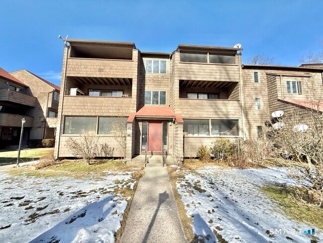 Building Photo - 164 Towne House Rd