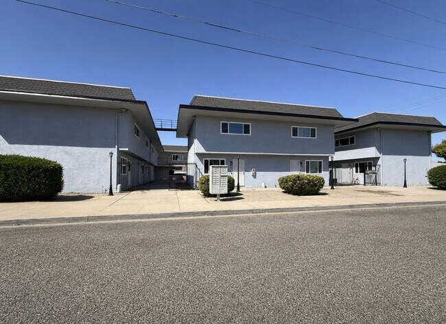 Building Photo - 961 Wakefield Rd