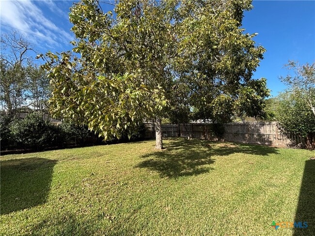 Building Photo - 107 Yorkshire Ln