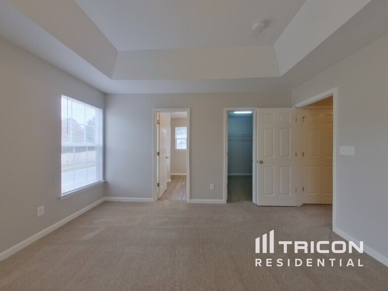 Building Photo - 8605 Appledale Dr