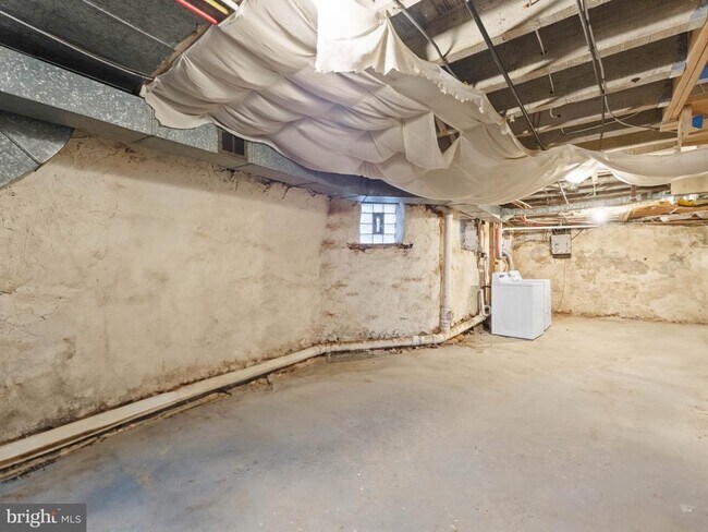 Building Photo - 1618 S 54th St
