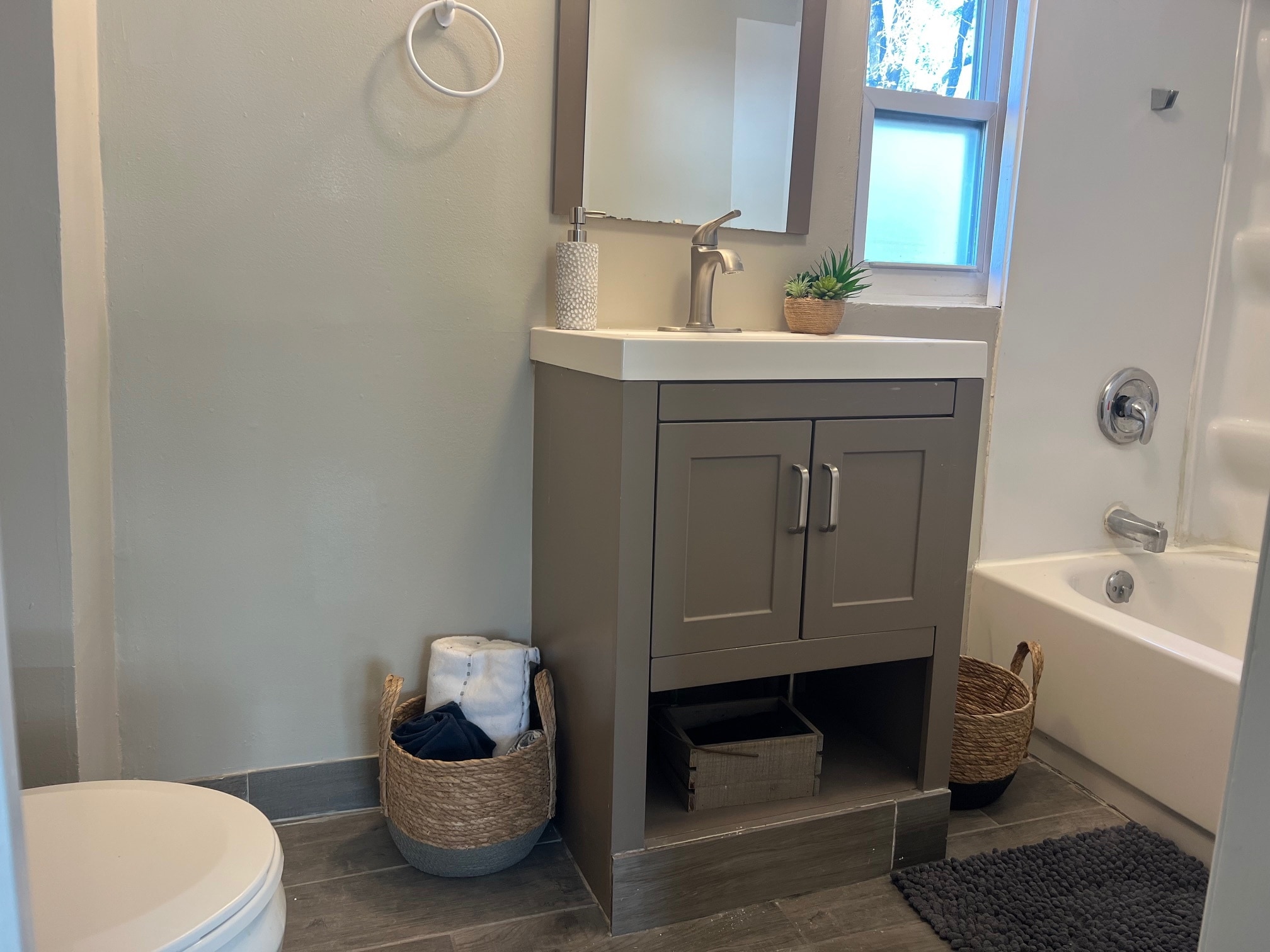 Building Photo - 629 Clinton St