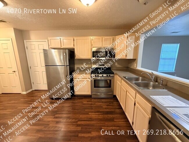 Building Photo - 4070 Rivertown Ln SW