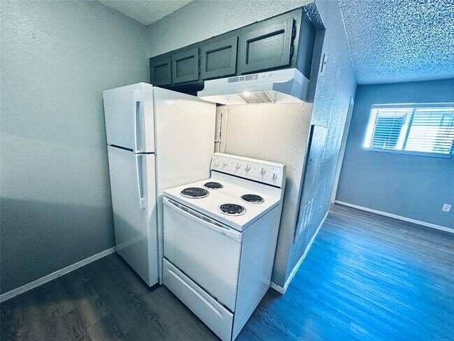 Building Photo - 3702 S 2nd St