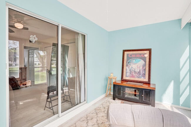 Building Photo - 1016 Cambridge A