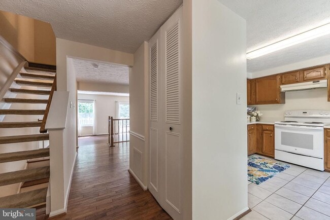Building Photo - 619 Coral Reef Dr