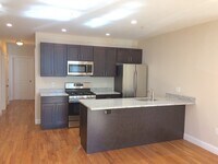 Building Photo - 17 Plymouth St