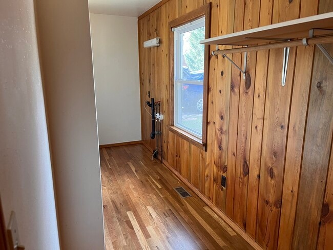 Building Photo - 305 Dewell Rd