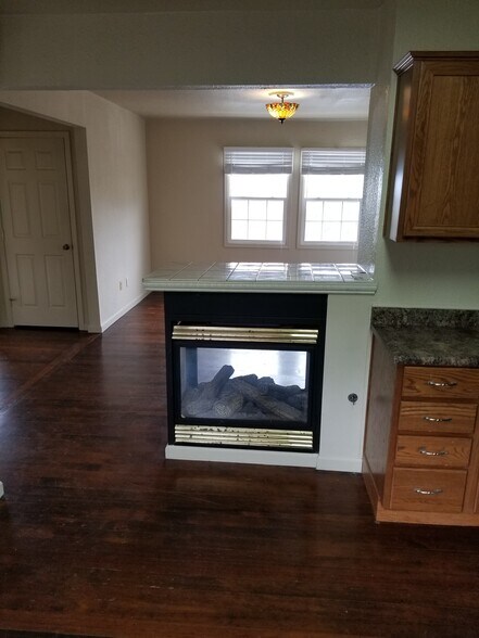 Building Photo - 44 Daniels Ave