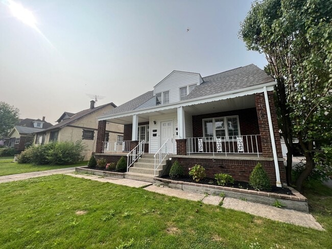 Building Photo - 19277 Dorothy Ave