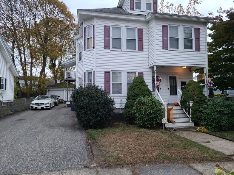 Building Photo - 10 Elsmere Ave