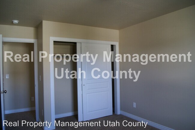 Building Photo - 4 br, 3 bath House - 636 S 2250 W