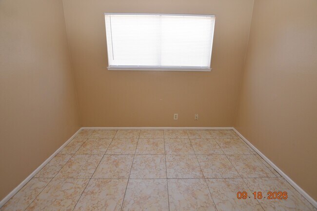 Building Photo - 617 Vincent Way