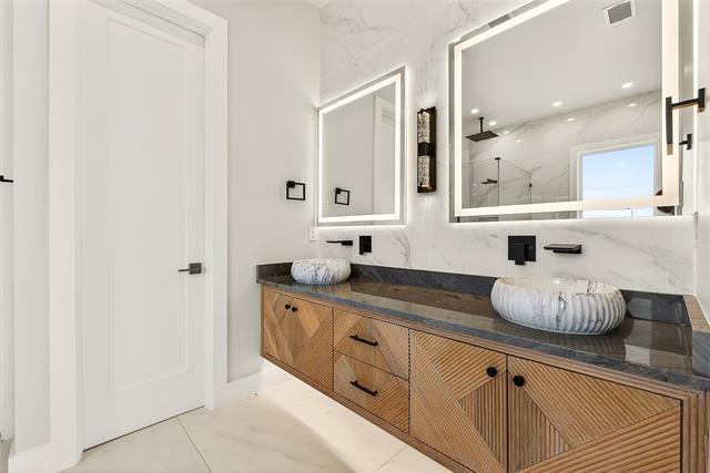 Building Photo - 328 Lavender Ln