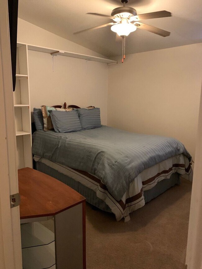 Building Photo - WINTER RENTAL -- 3 Bedroom 2 Bath Home