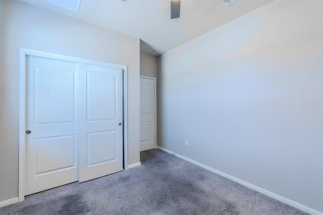 Building Photo - 225 Baum Dr