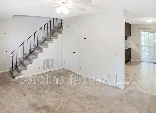 Building Photo - 8 St Mark Rd