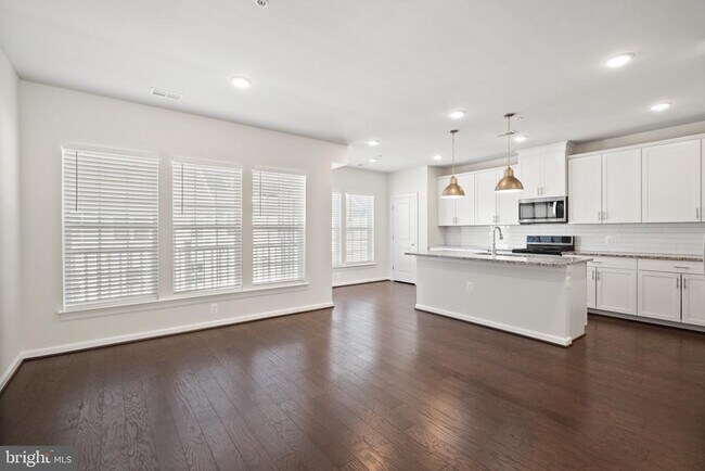Building Photo - 13026 Martz St