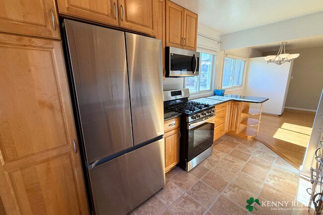 Building Photo - Beautifully Updated 3 Bedroom Home in South San Francisco