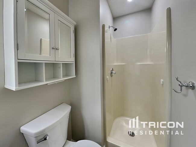 Building Photo - 206 Township Dr