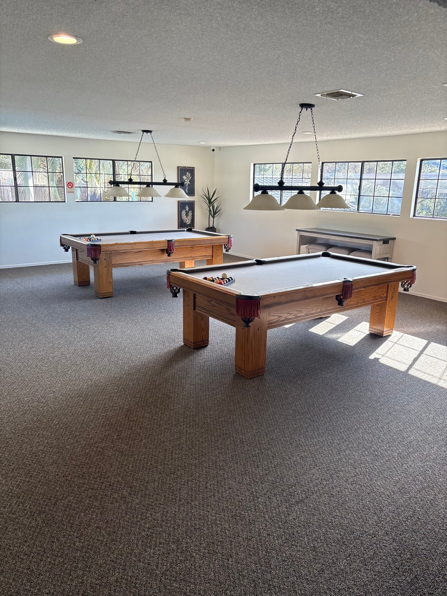 community billiards - 15935 Spring Oaks Rd
