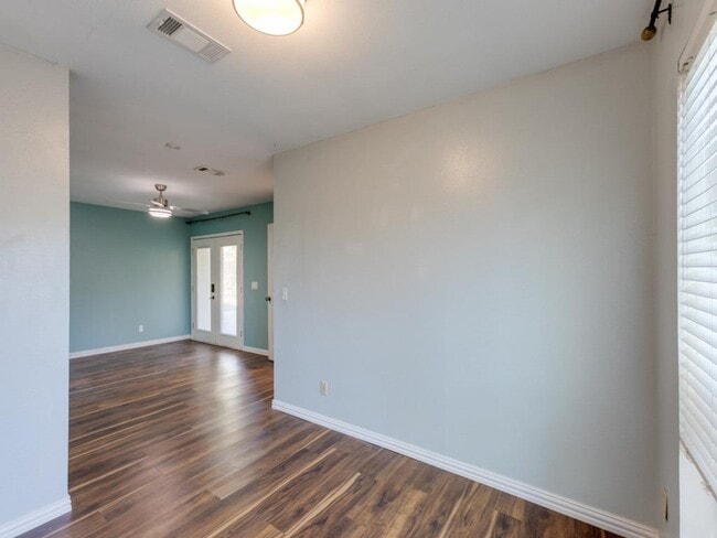 Building Photo - 2404 N Shields Dr