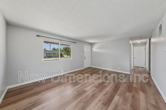 Building Photo - 2565 Pequop St