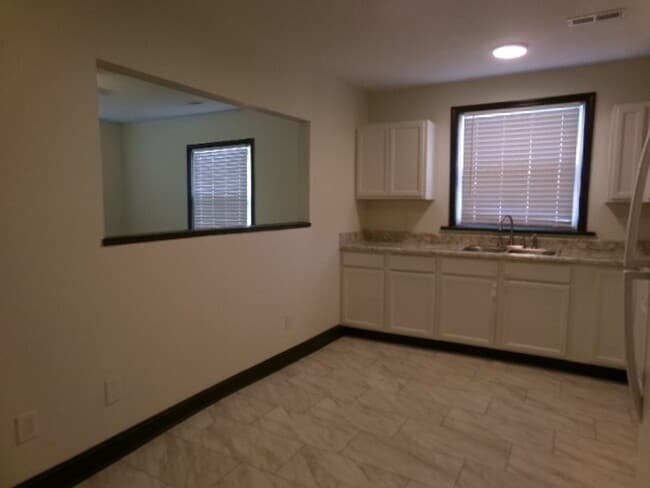 Building Photo - 625 Greenwood Ave