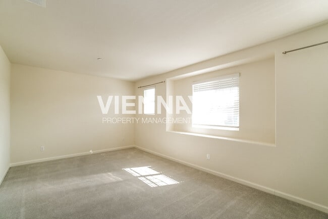 Building Photo - 3024 Welton Cir