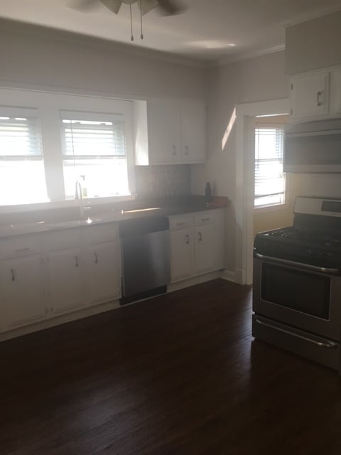 Kitchen - 204 Pleasant St