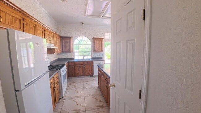 Building Photo - 915 Tony Sanchez Dr SE