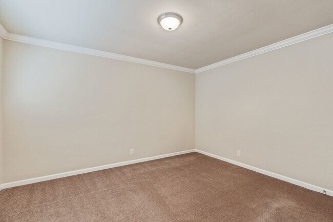 Building Photo - 1549 San Carlos Ave