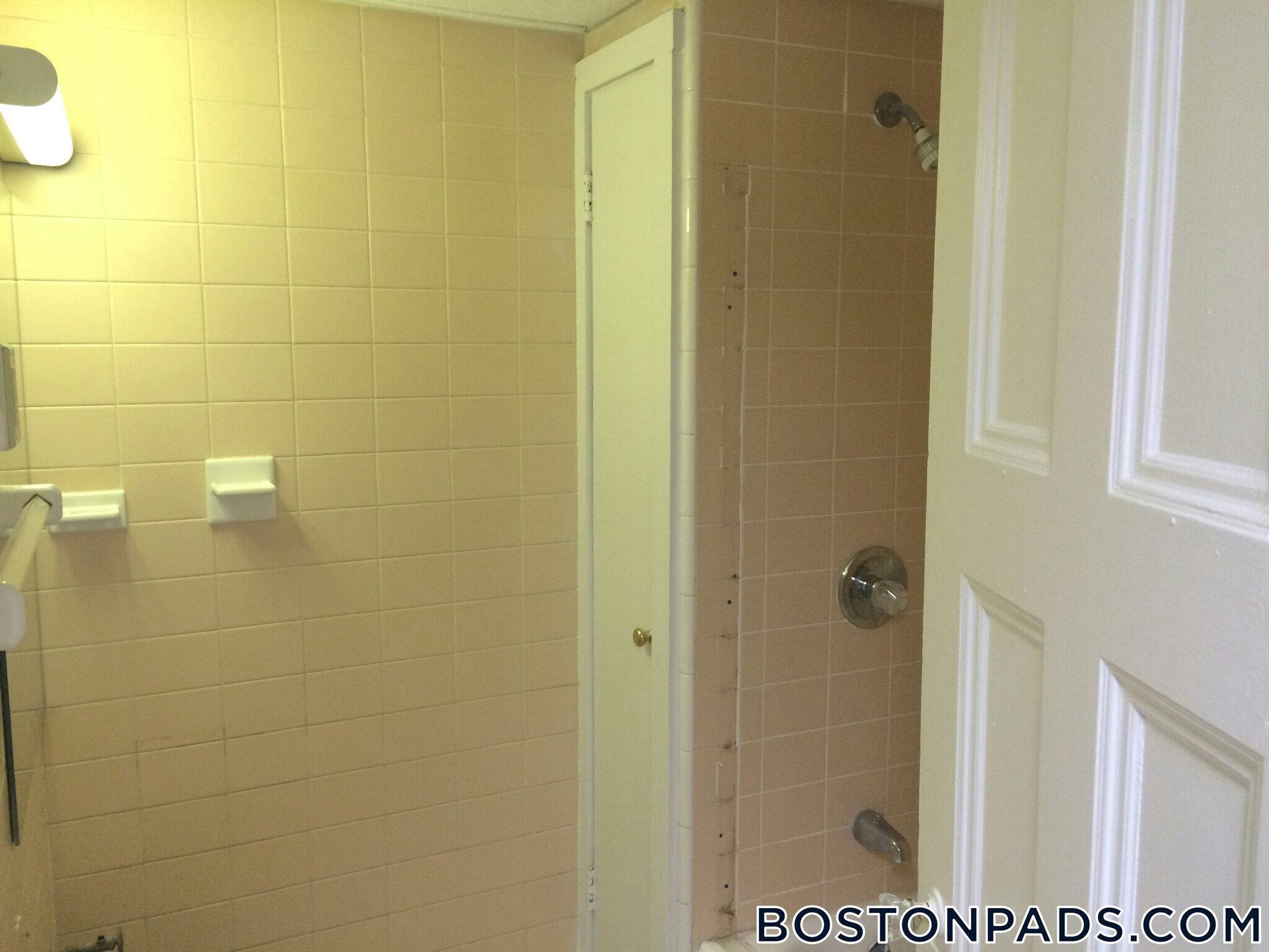 Building Photo - 62 Boylston St