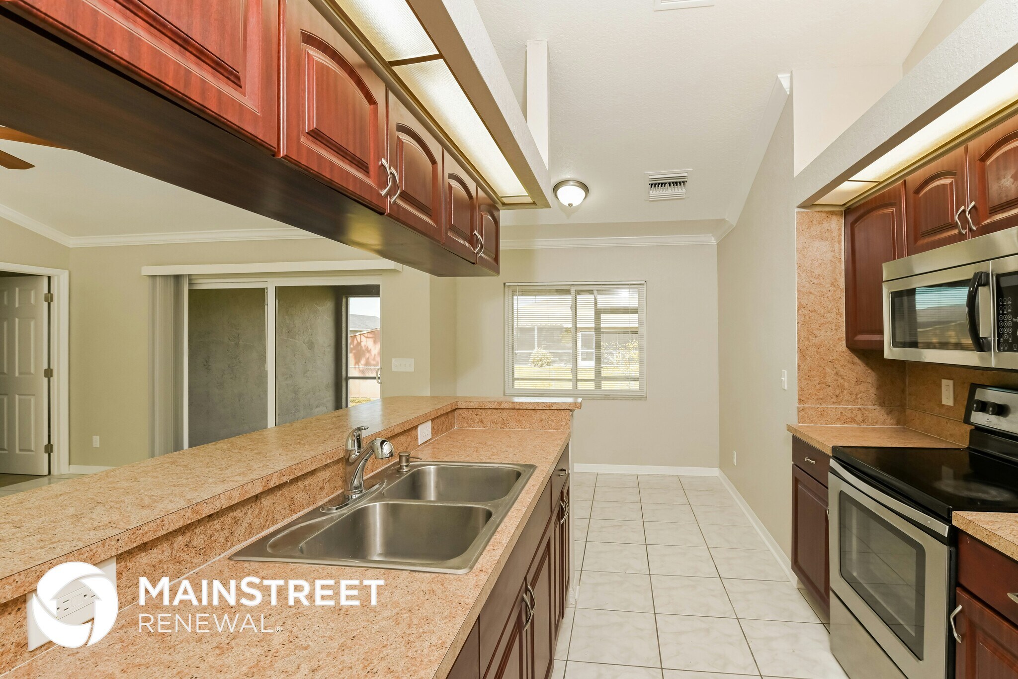 Building Photo - 1045 Albany Ave