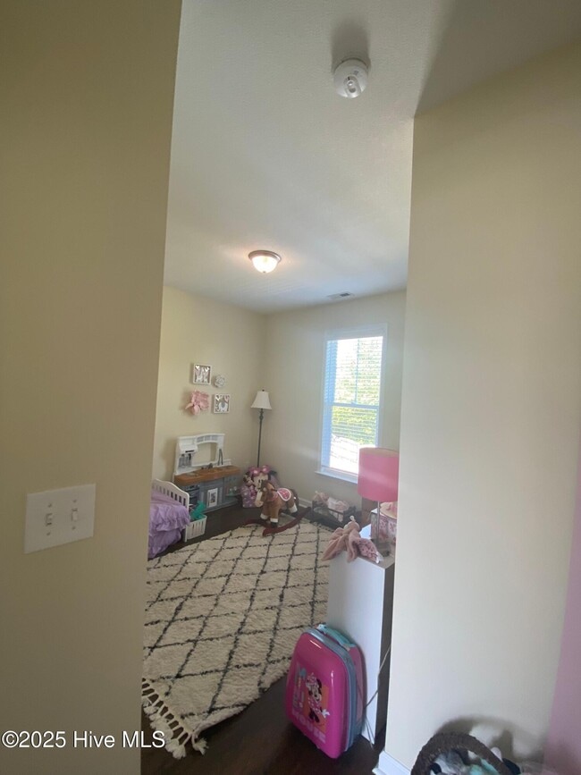 Building Photo - 127 Pamlico Drive