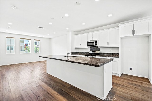 Building Photo - 9560 Hammock Pl