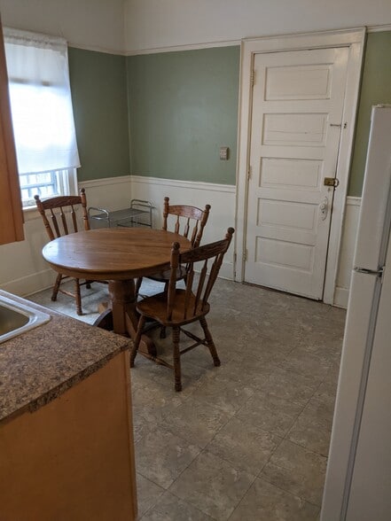 Building Photo - 1775 N Astor St