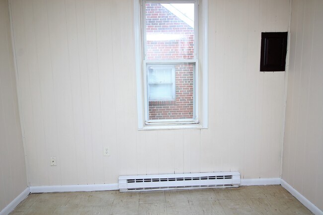 Building Photo - 1957 Snyder Ave