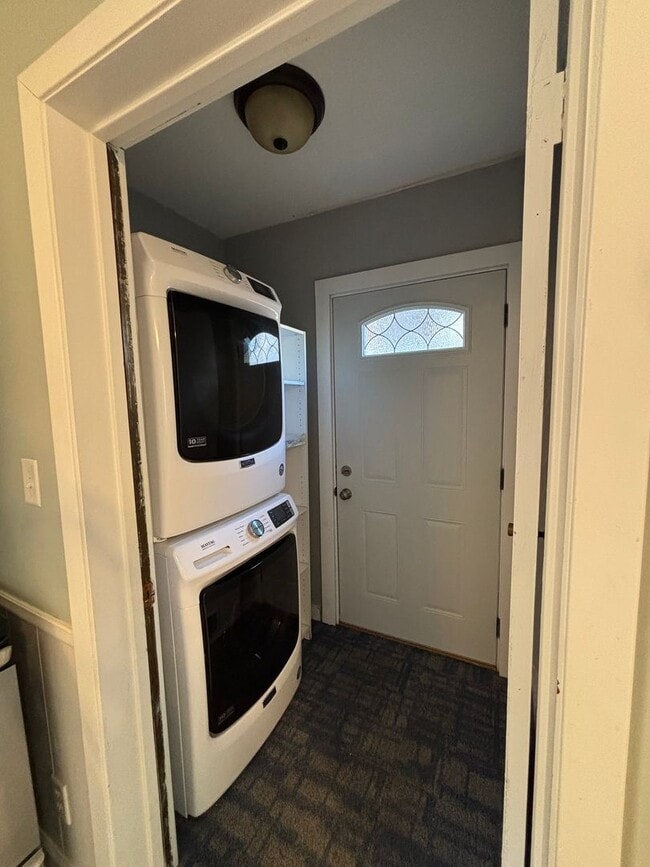 Building Photo - Newly Renovated 3 Bedroom on Park Avenue