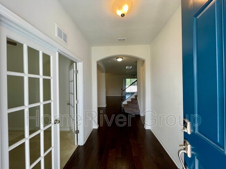 Building Photo - 11310 Leland Groves Dr